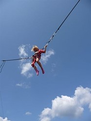 Riesenstrapse-Springen bei der Rodelbahn Unterammergau